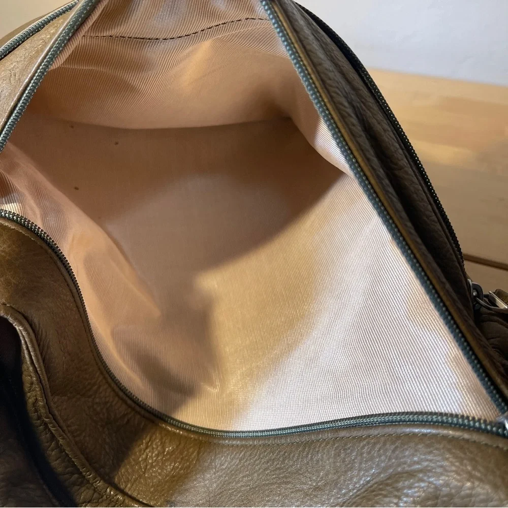 Sven USA Leather Carryall Bag Style 701 Avocato Green Angled Shoulder Bag